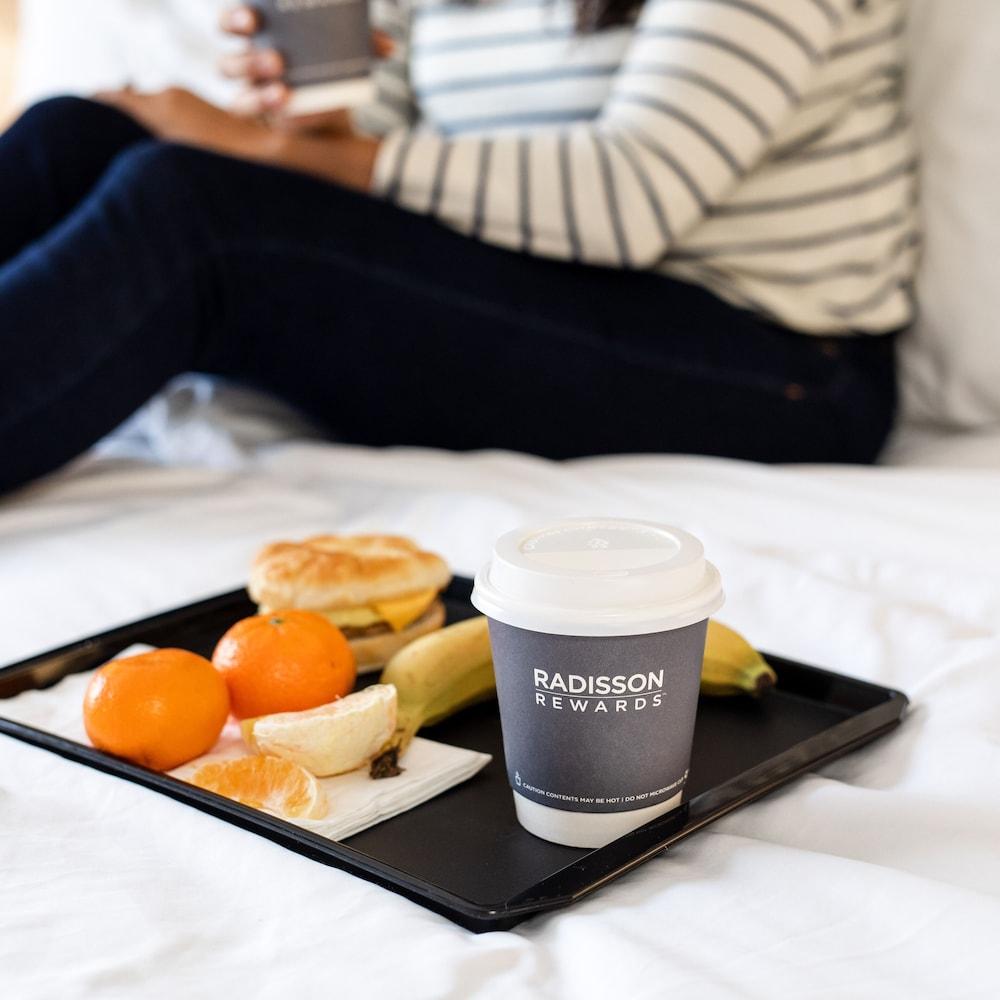 Radisson Hotel Bismarck Ngoại thất bức ảnh