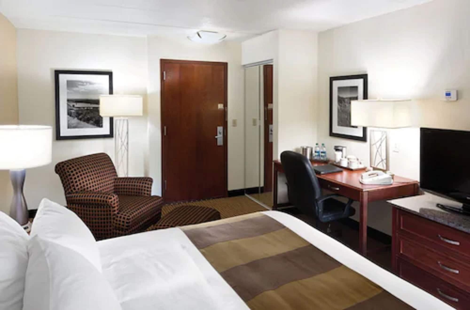 Radisson Hotel Bismarck Ngoại thất bức ảnh