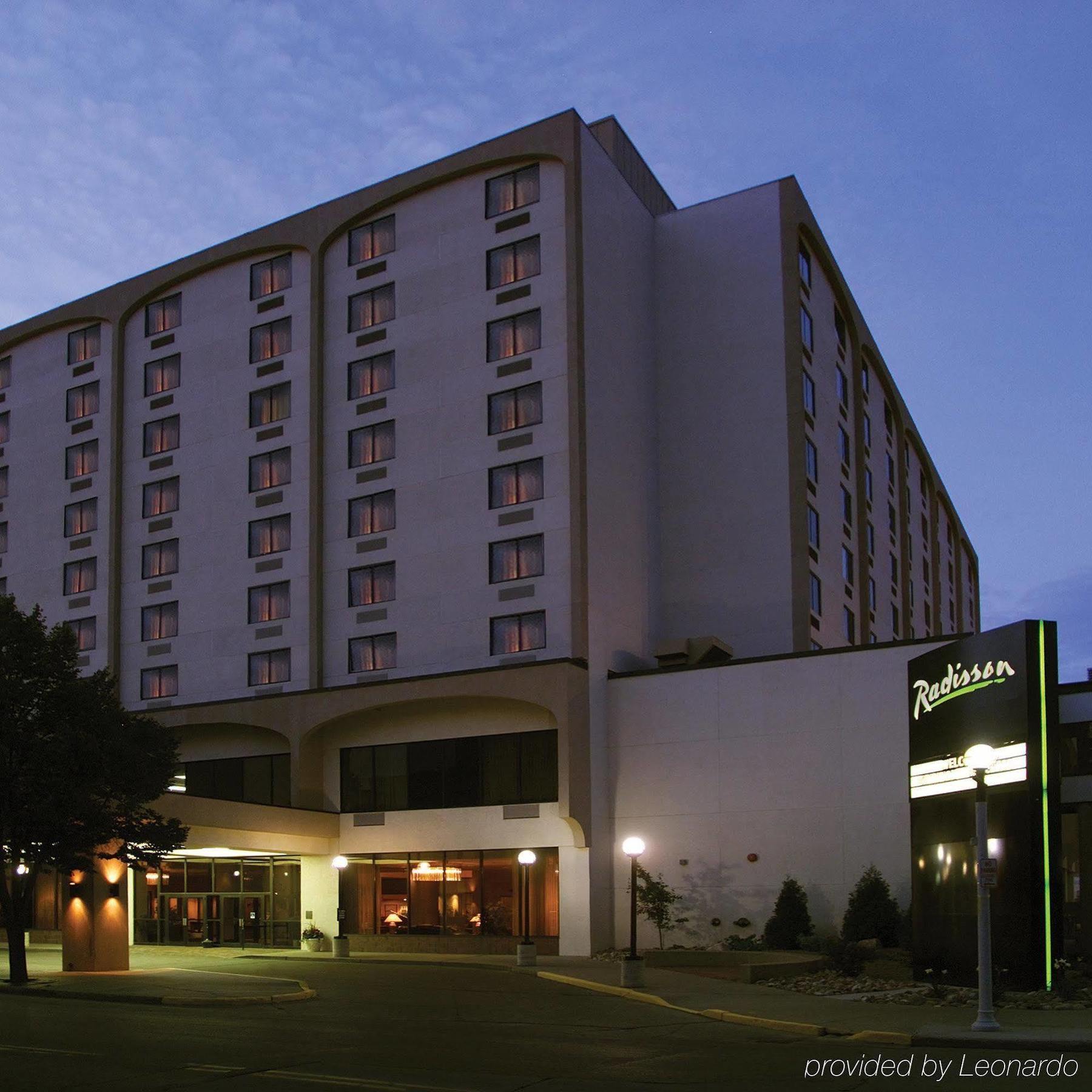 Radisson Hotel Bismarck Ngoại thất bức ảnh